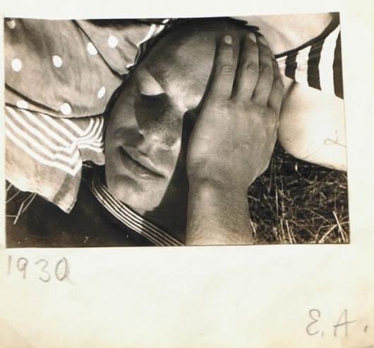 Cropped portrait of Ellen & Walter Auerbach. Photo taken by Grete Stern