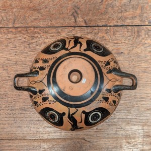 Greek black-figure kylix with ithyphallic guineafowl, Late 5th century BC