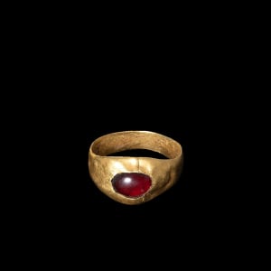 62. Roman ring with cabochon, c.1st century BC-1st century AD
