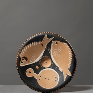 Greek red-figure fish plate, South Italy, Campania, c. 4th century BC, attributed to the Robinson Painter