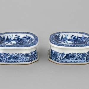 A PAIR OF CHINESE BLUE AND WHITE TRENCHER SALTS, Qianlong (1736 – 1795)