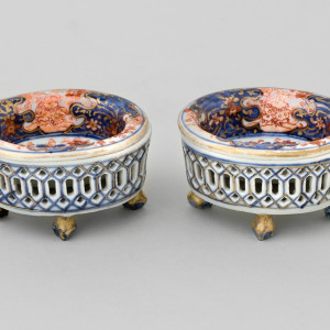 A PAIR OF RETICULATED CHINESE SALTS, Qianlong (1736-1795)