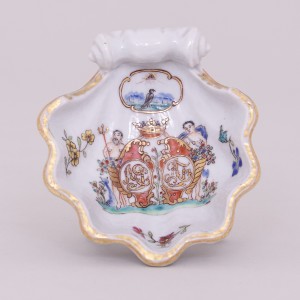 A PAIR OF RARE CHINESE FAMILLE ROSE ARMORIAL SALTS WITH GRIPENBERG COAT OF ARMS, Qianlong (1736-1795)