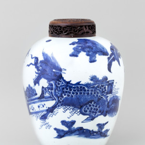 A BLUE AND WHITE CHINESE TRANSITIONAL VASE, Transitional 17th century