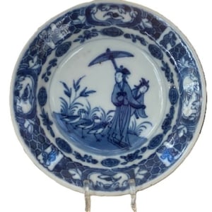 An Interesting Chinese Blue and White 'Dame au Parasol' Saucer, Qianlong (1736-1795)