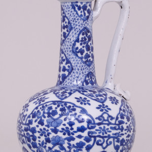 A CHINESE KANGXI BLUE AND WHITE DRAGON HANDLE EWER, Kangxi (1662-1722)