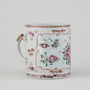 A CHINESE FAMILLE ROSE EXPORT TANKARD, Qianlong (1736 - 1795)