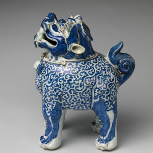 A RARE BLUE AND WHITE 'LUDUAN' CENSER AND COVER, Wanli, early 17th century