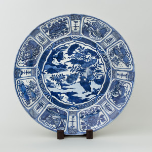 A LARGE CHINESE KRAAK CHARGER, 1610-1630