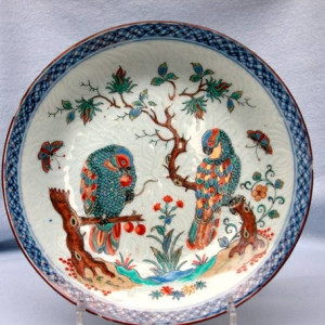 A SUPERB PAIR OF CHINESE DUTCH DECORATED PLATES, 1710 - 1725