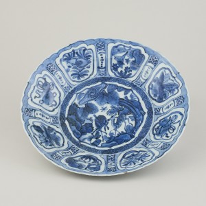 A FINE BLUE AND WHITE ‘KRAAK PORCELEIN’ DISH, 1595-1610