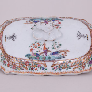CHINESE FAMILLE ROSE EXPORT ARMORIAL SAUCE TUREEN AND COVER , Qianlong (1736-1795)