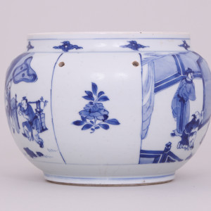 A CHINESE BLUE AND WHITE JAR, Kangxi (1662-1722)