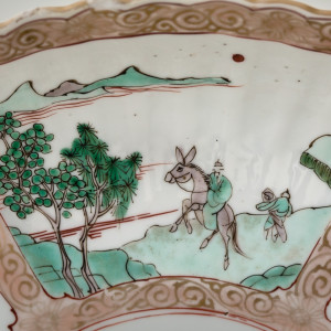 A PAIR OF RARE CHINESE FAMILLE VERTE AND NOIR DISHES, Kangxi (1662-1722)
