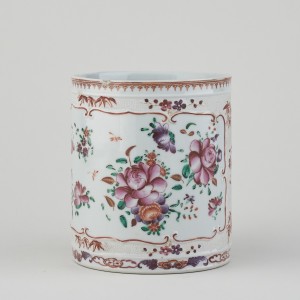 A CHINESE FAMILLE ROSE EXPORT TANKARD, Qianlong (1736 - 1795)