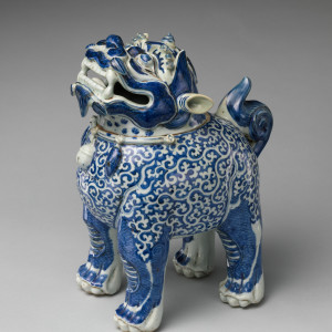 A RARE BLUE AND WHITE 'LUDUAN' CENSER AND COVER, Wanli, early 17th century