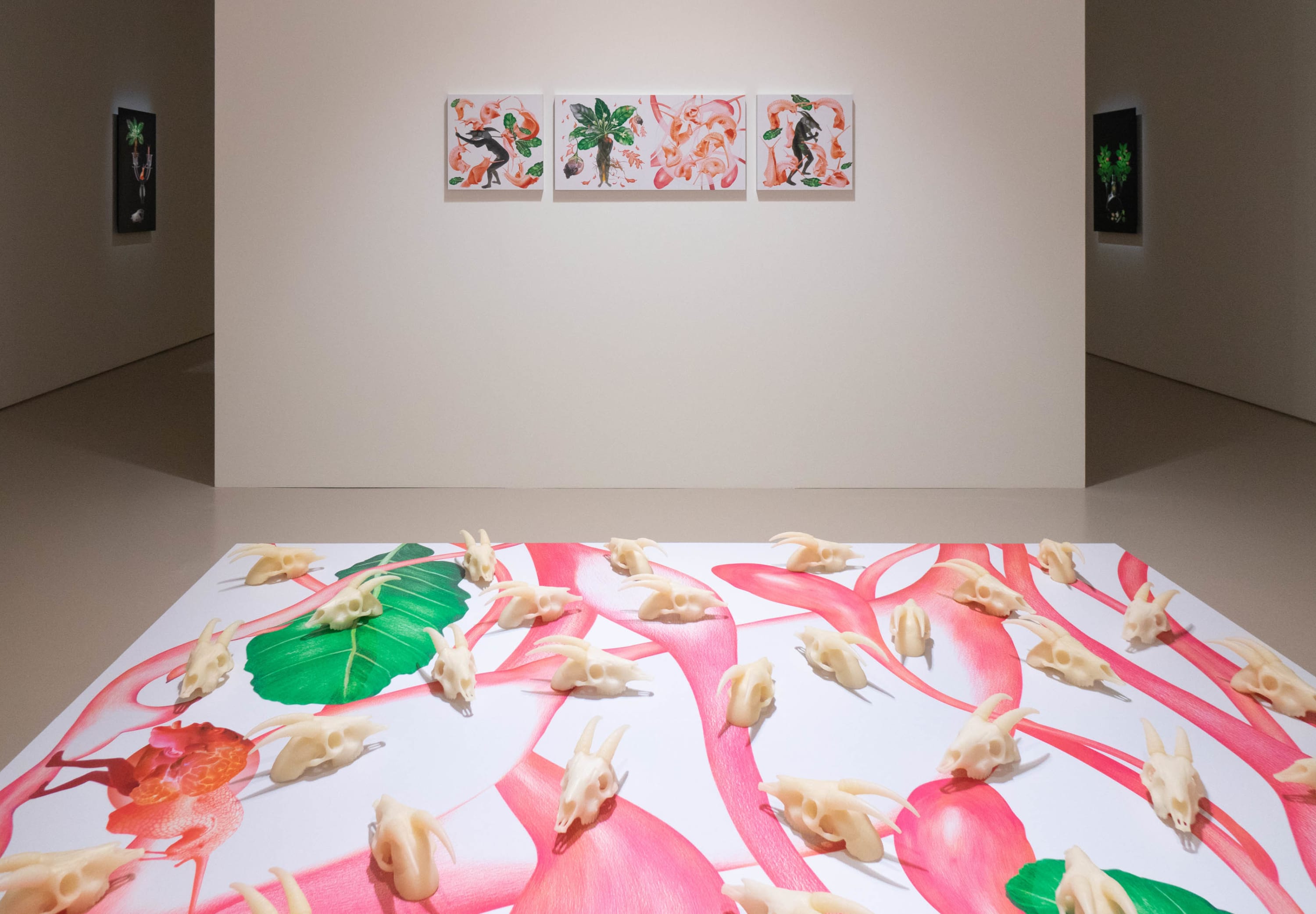 劉世芬 LIU Shih-Fen 〈穆勒氏花園——羊走迷〉Műllerian's Garden Sheep Wandering, 2013 色鉛筆素描結合數位影像/數位輸出於紙上(鋁板裱褙) + 鹽雕 Color pencil sketches combined with digital image, print on...