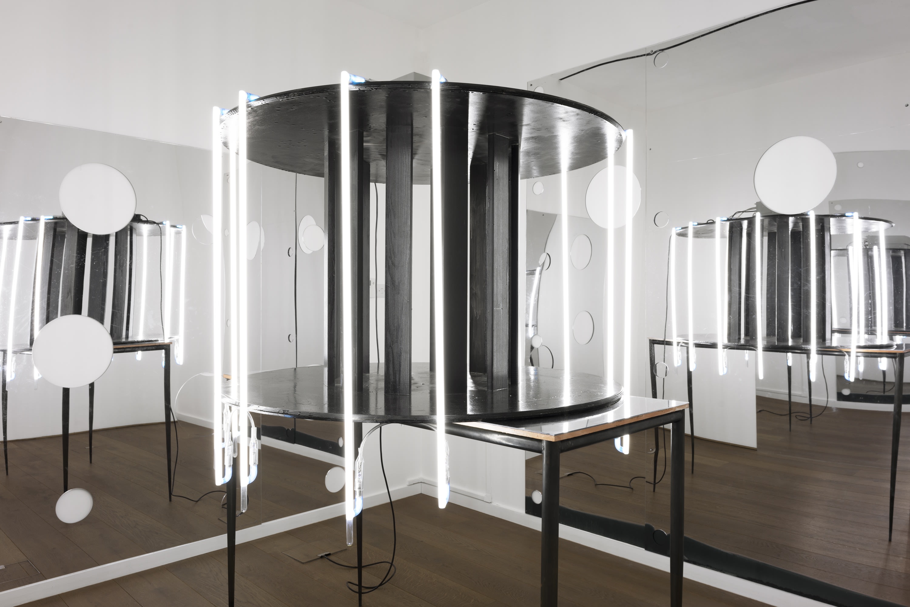 Pictured: Large Chandelier (suspended from the floor, seen from above), 2009 – 2024 Installation views: Cullinan Richards: Retrospective, Alma Pearl,...