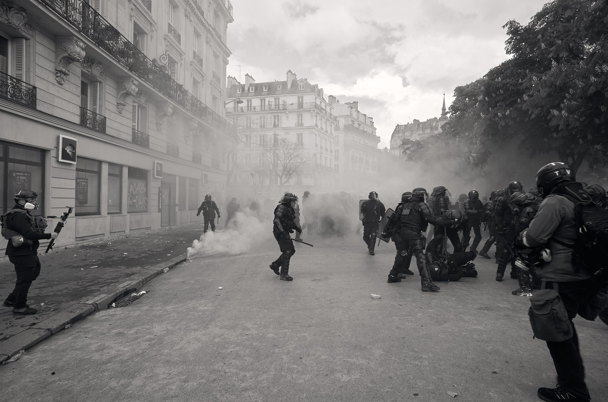 Affrontements entre policiers et manifestants lors du 1er mai, NATION, PARIS, FRANCE