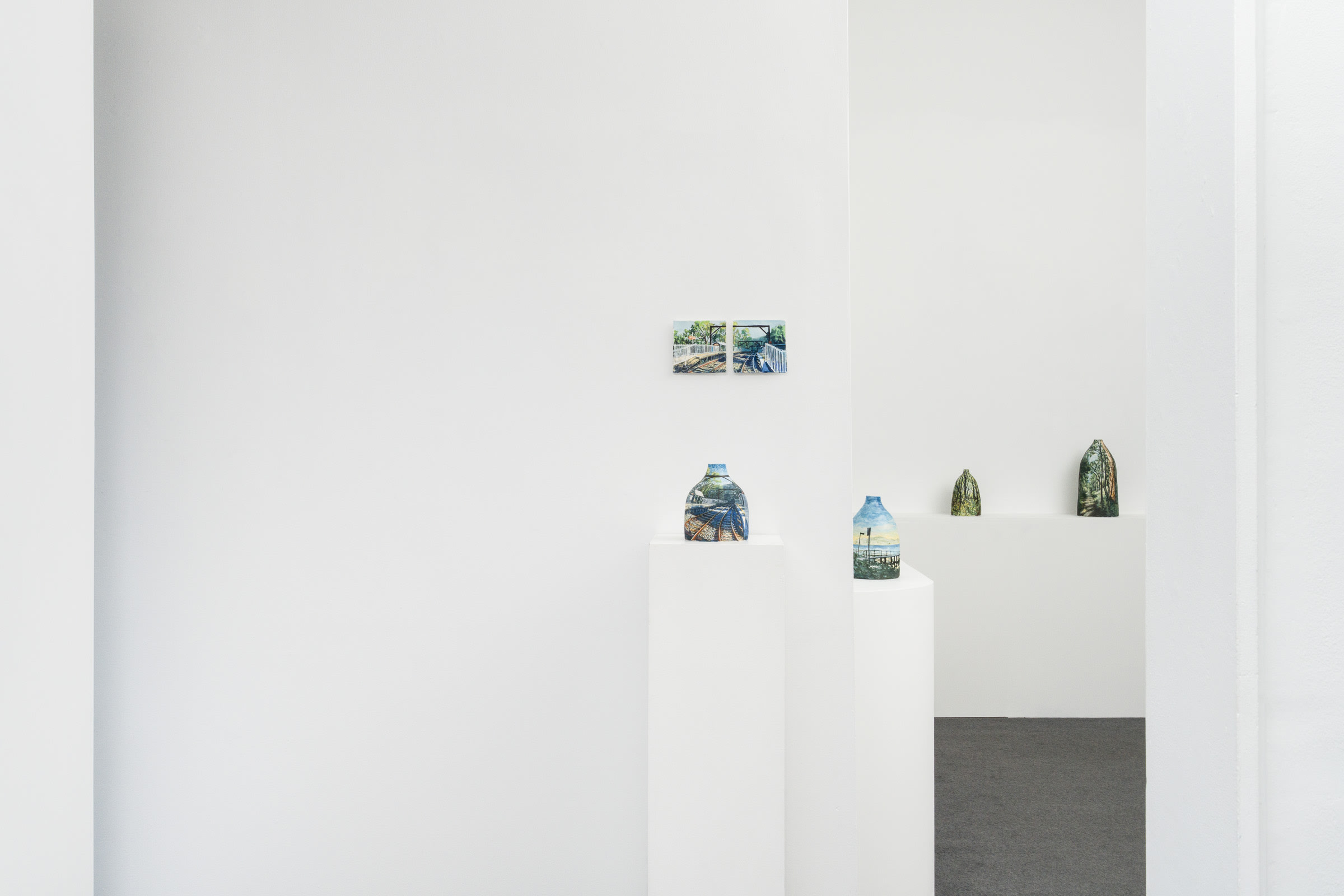 Installation view, Isabella Edwards: Surrounds, 2025. Photo by Docqment
