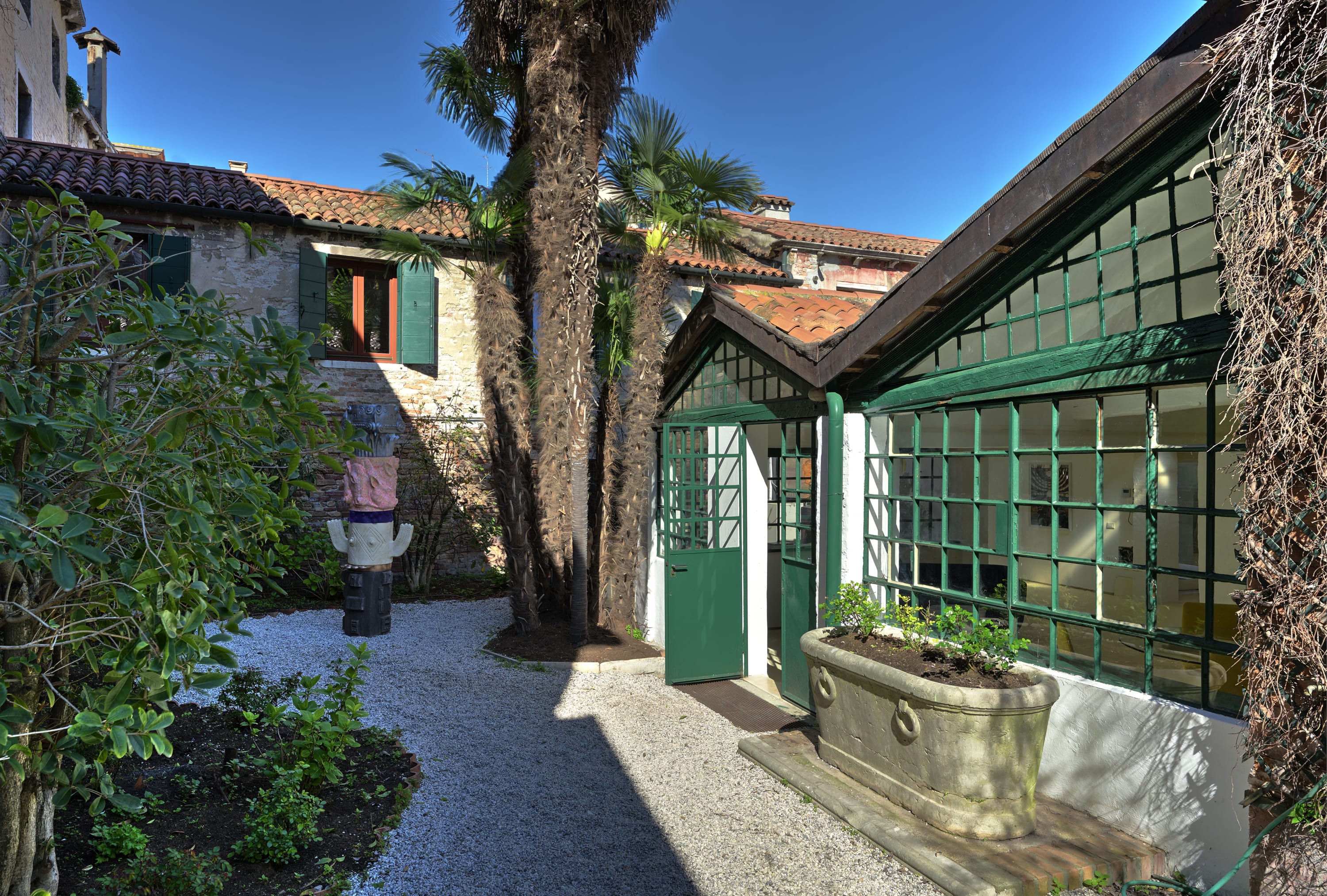 Located in the Cannaregio district, near Ospedale, the WENTRUP VENEZIA is housed in a historic space that once served as...