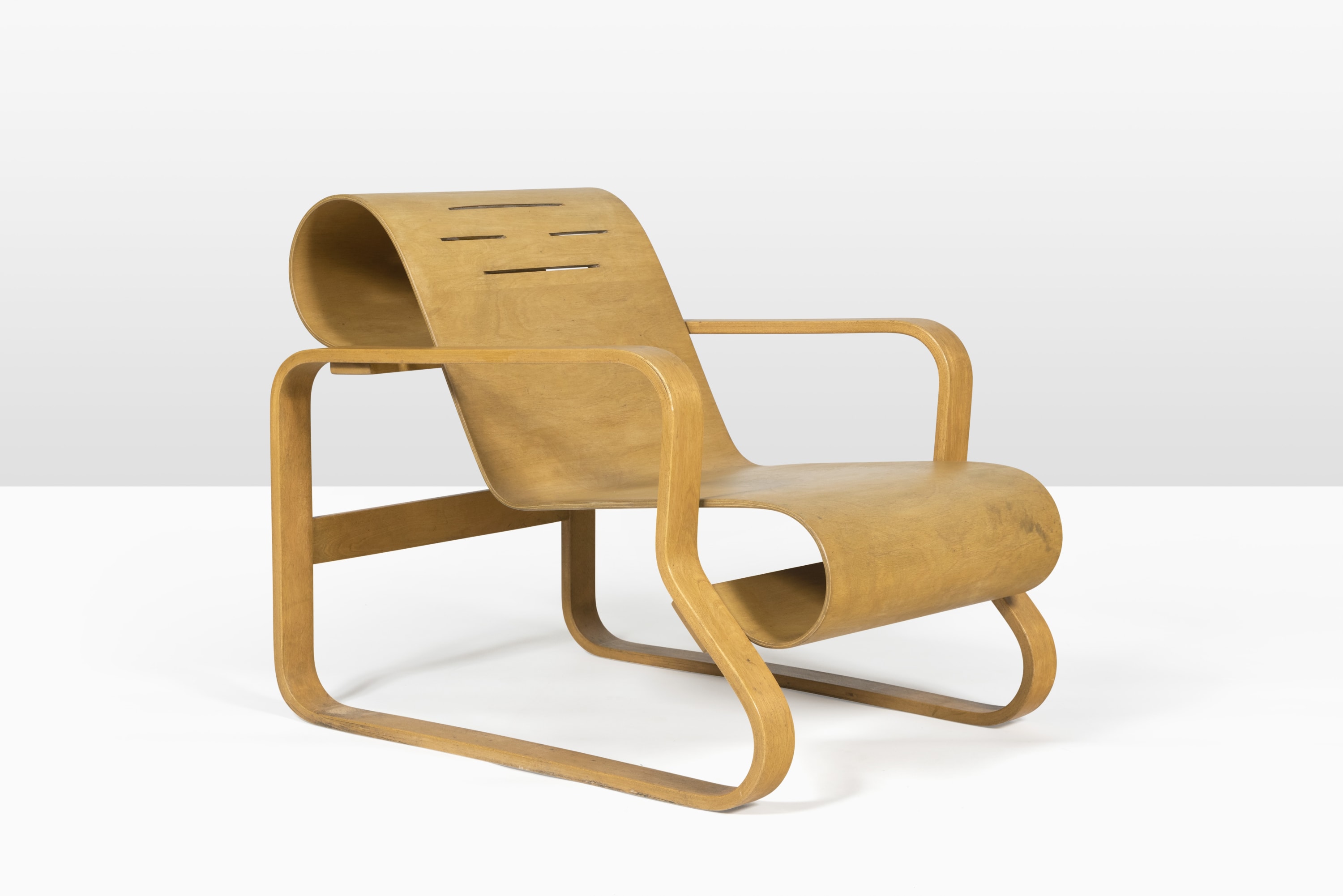 'Paimio' armchair, 1932 Birch 67 x 60 x 80 cm (26 3/8 x 23 5/8 x 31 1/2 in) Manufactured...
