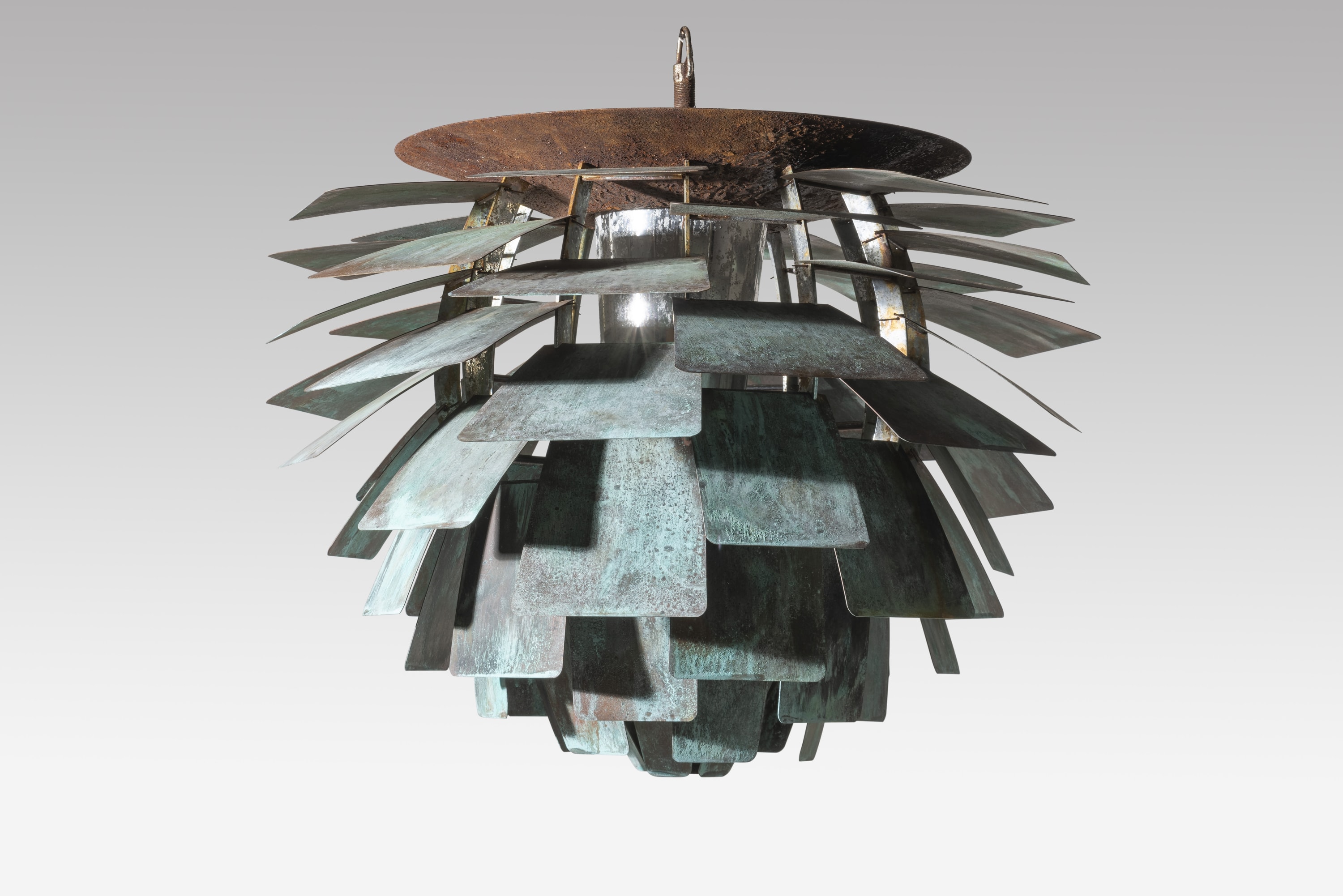 Metal and copper 60 x 70 cm - 23 5/8 x 27 1/2 in Manufactured by Louis Poulsen