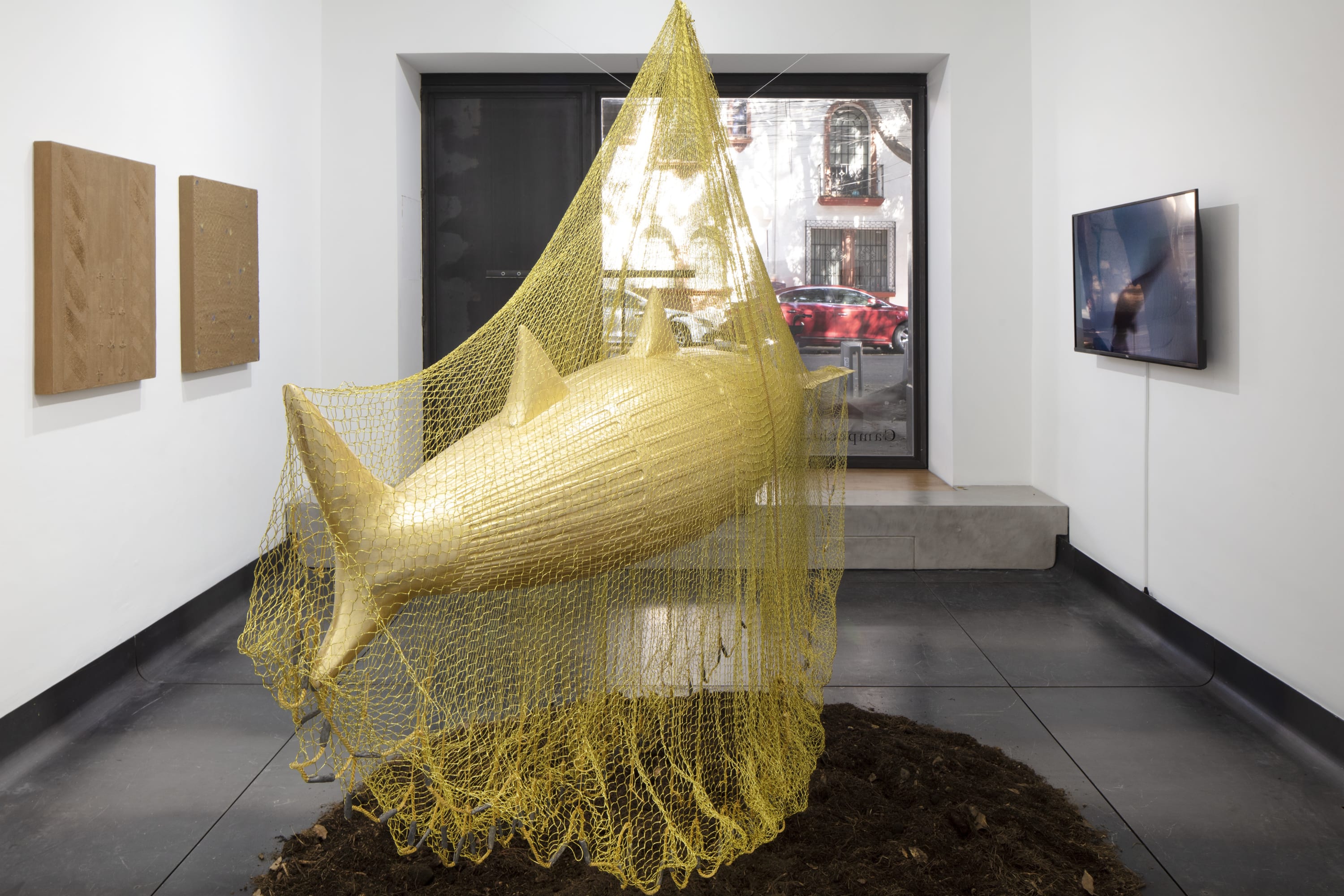 Vista de exposición: Ana Hernández, LADI BEÑE, Campeche, Ciudad de México, 2025 Cortesía de la artista y Campeche, Ciudad de...