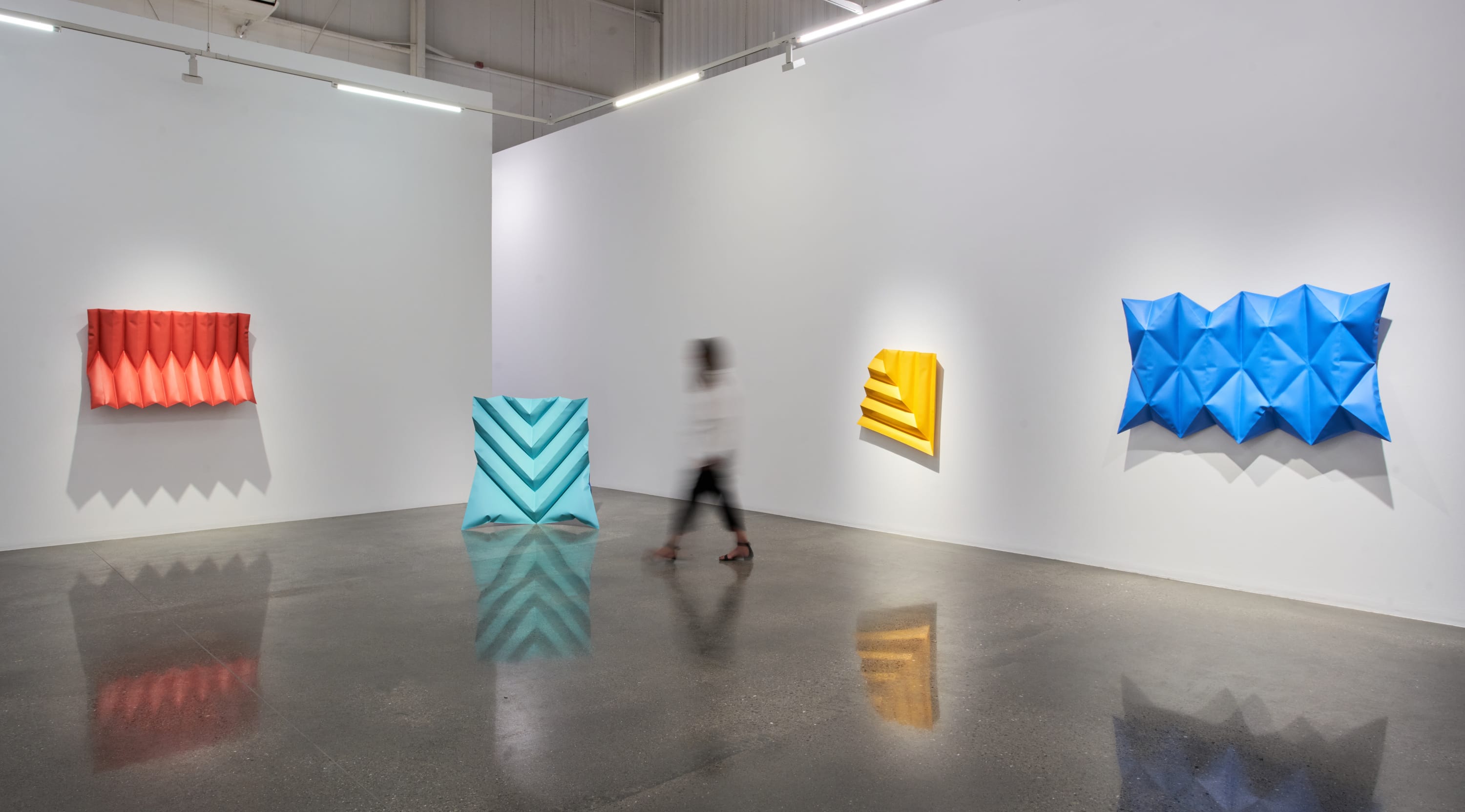 With this tension we are back to the Duchampian gap, an indefinable space that he also expresses with his concept...