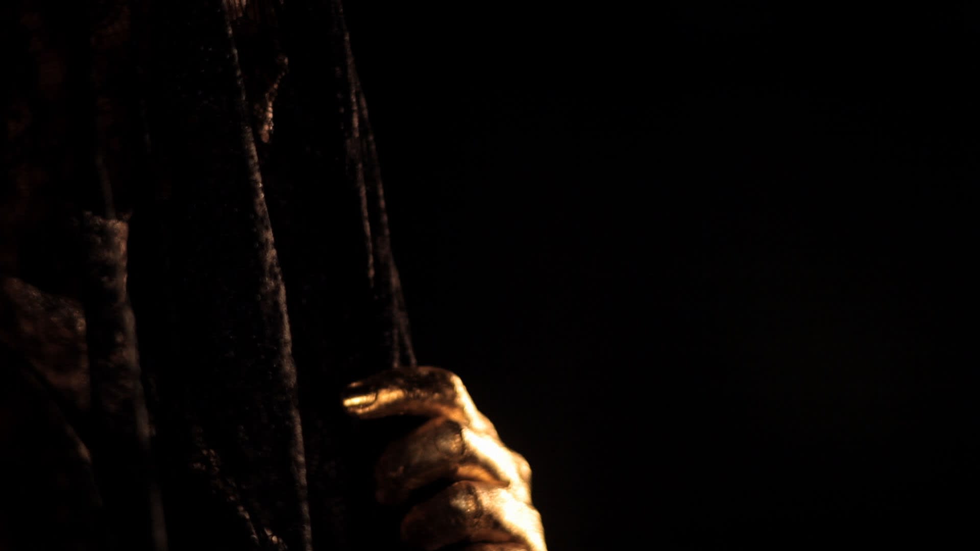 Berni SEARLE Interlaced, 2011 Three-channel video projection HD video, sound, colour, synchronised 8 minutes 30 secs Edition of 5 +...