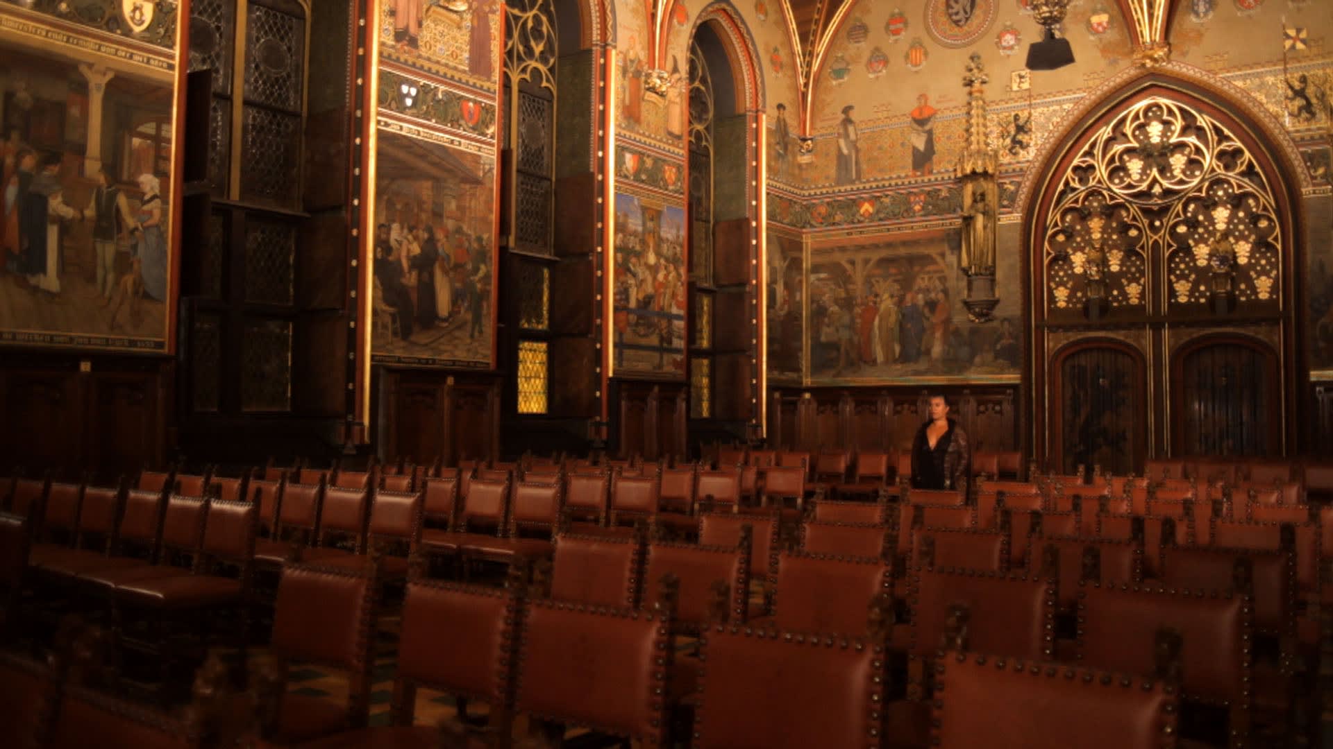 Berni SEARLE Interlaced, 2011 Three-channel video projection HD video, sound, colour, synchronised 8 minutes 30 secs Edition of 5 +...