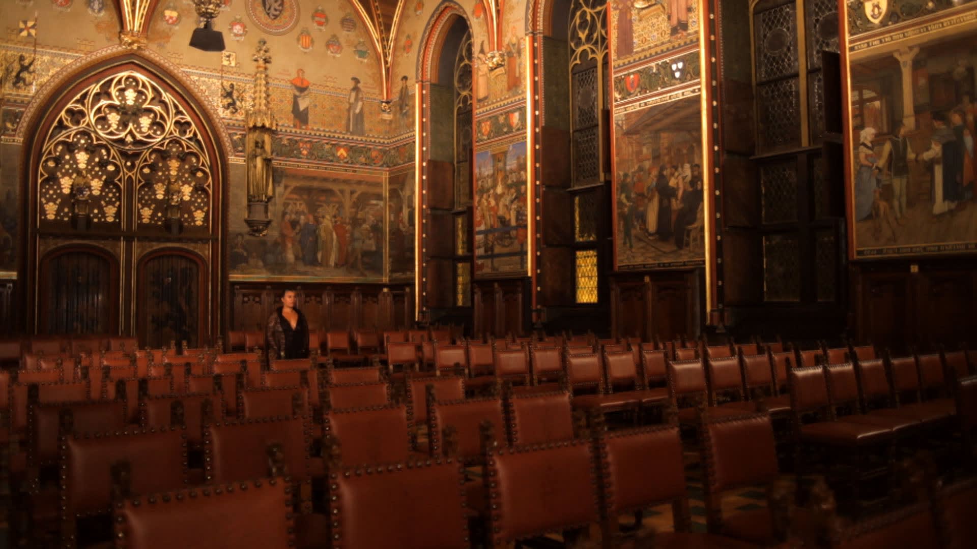 Berni SEARLE Interlaced, 2011 Three-channel video projection HD video, sound, colour, synchronised 8 minutes 30 secs Edition of 5 +...