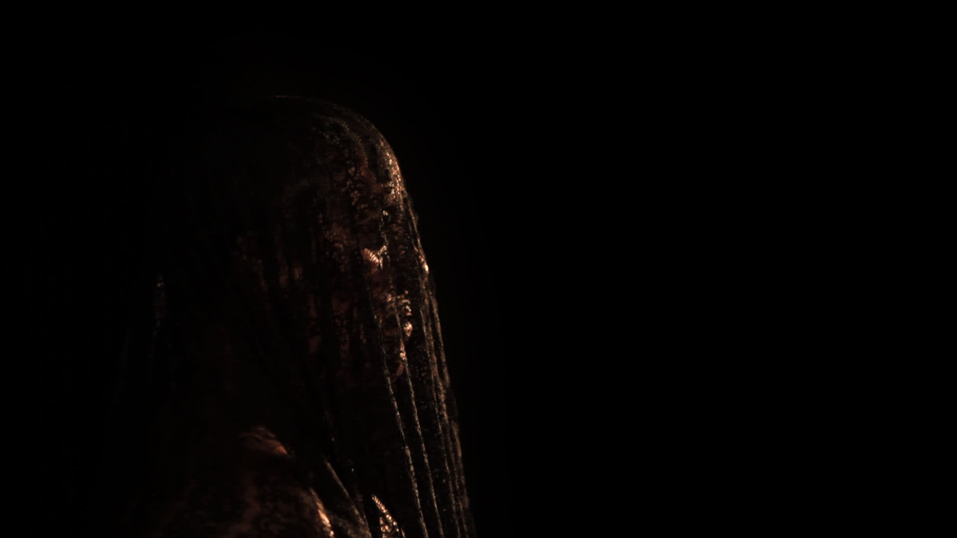 Berni SEARLE Interlaced, 2011 Three-channel video projection HD video, sound, colour, synchronised 8 minutes 30 secs Edition of 5 +...