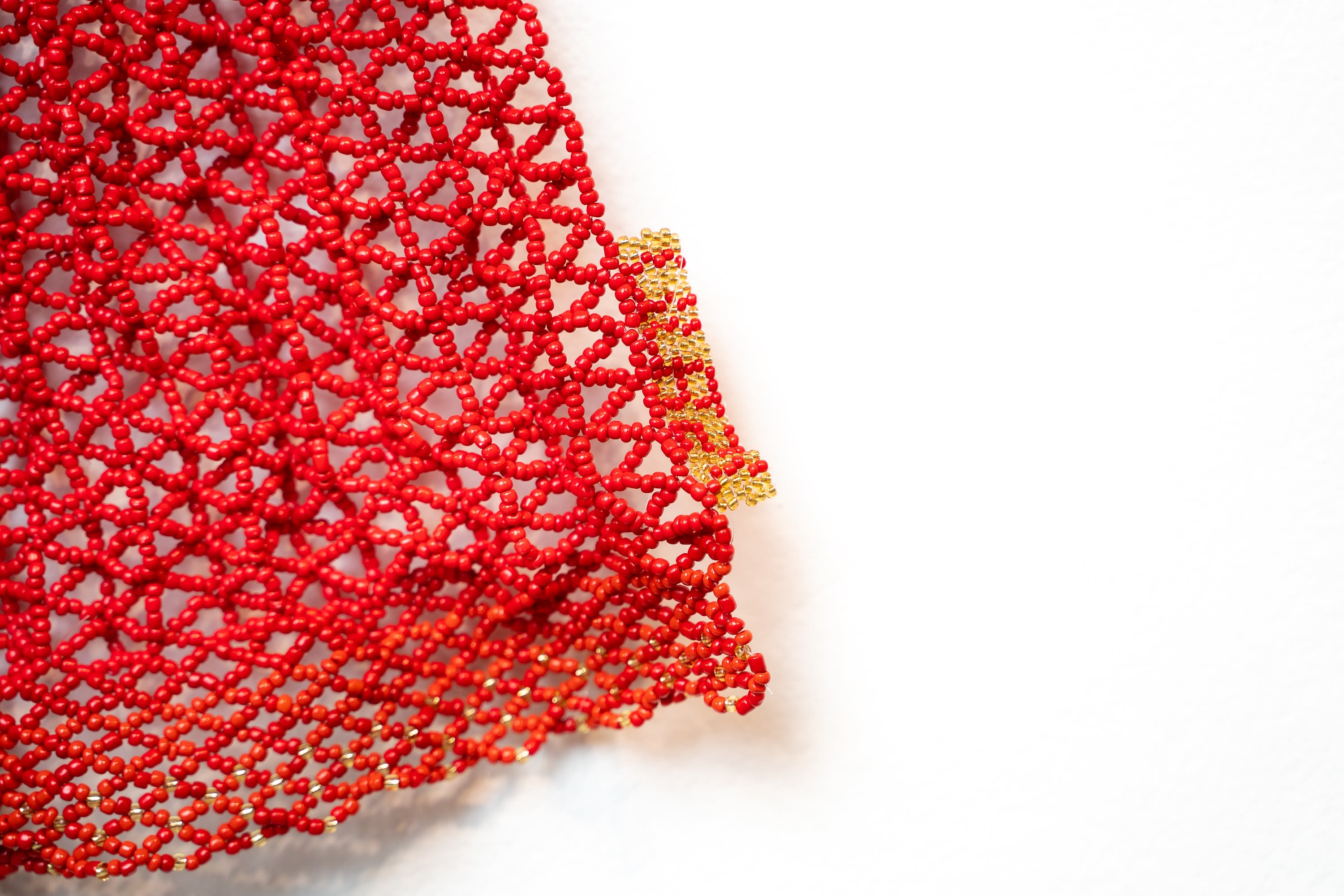 Philiswa Lila Ilokwe yeKresmesi: Ndiyamensa mama, 2021 Beads, string, wire hanger, bow 104 x 70 cm (C003947)