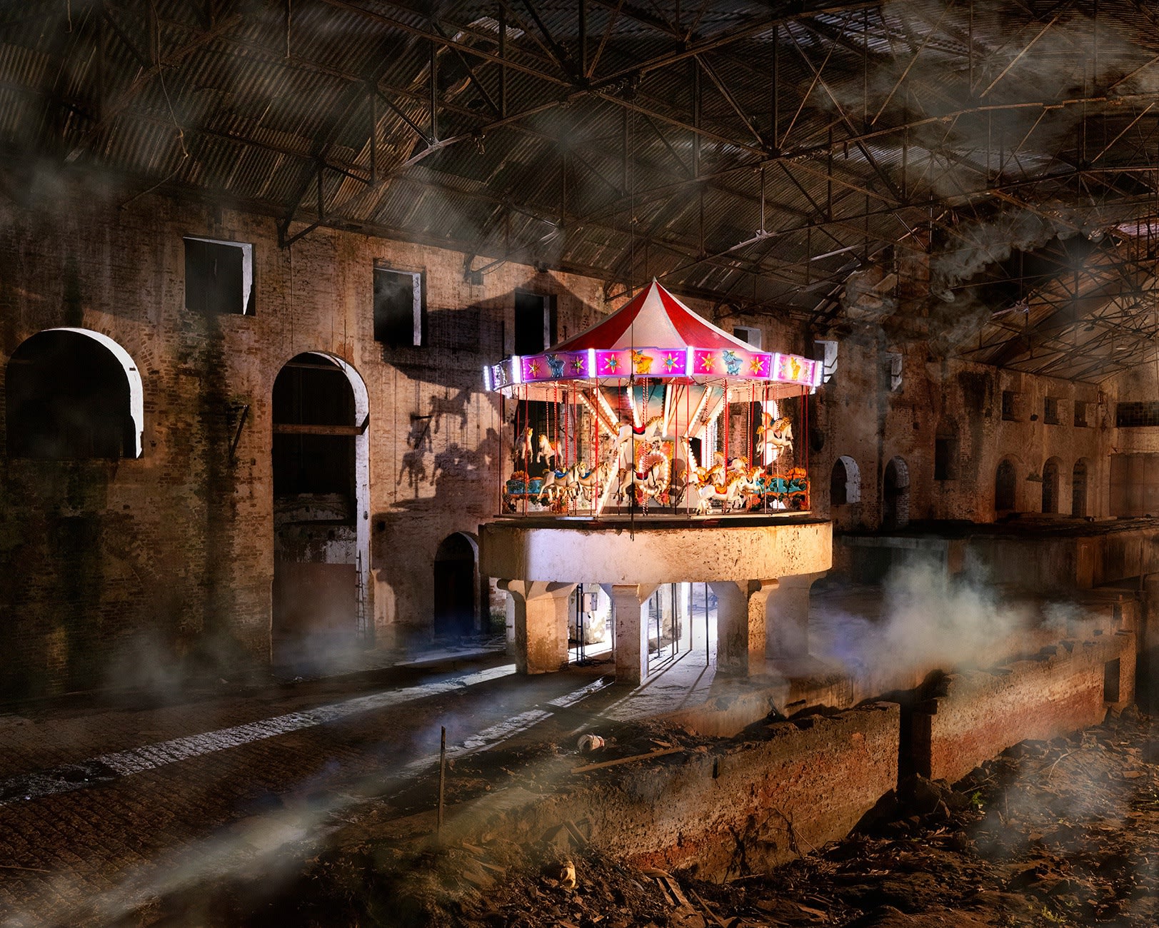 Localizada no piso térreo, ao fundo da galeria, 'Engenho de Piracicaba, 1881', traz pontos de vista que abarcam todos os...