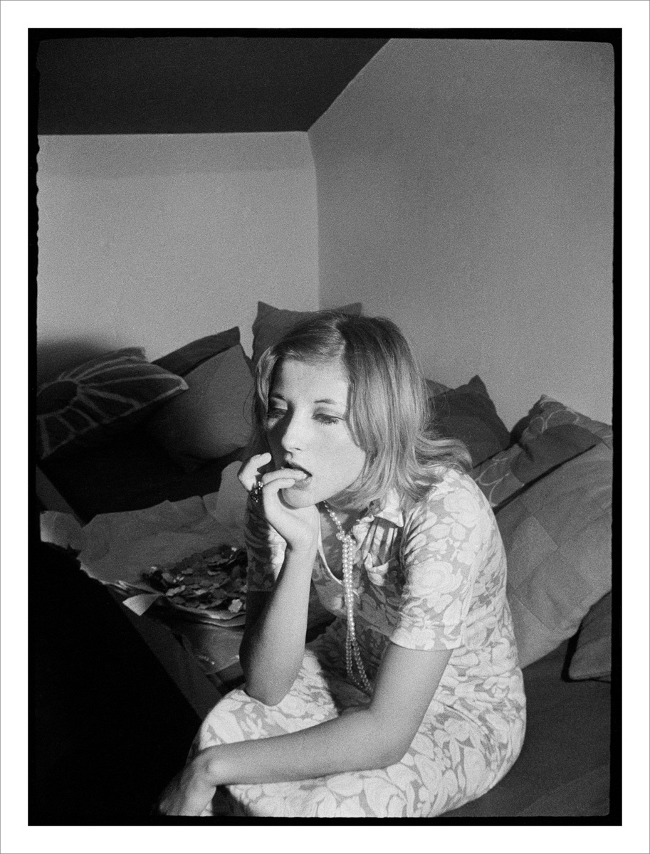 Julião Sarmento: 75 photographs, 35 women, 42 years