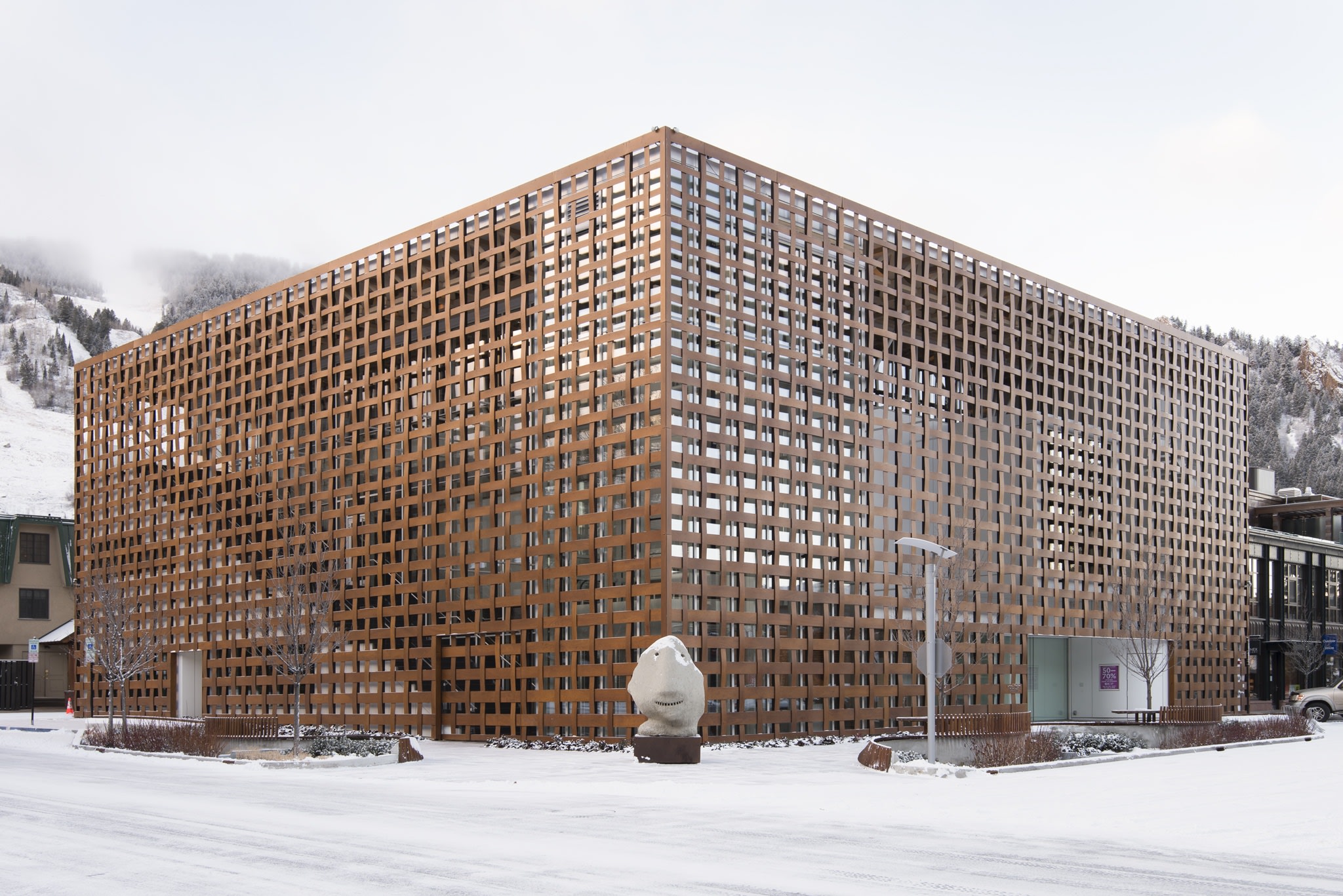 moonrise. east. july Ugo Rondinone