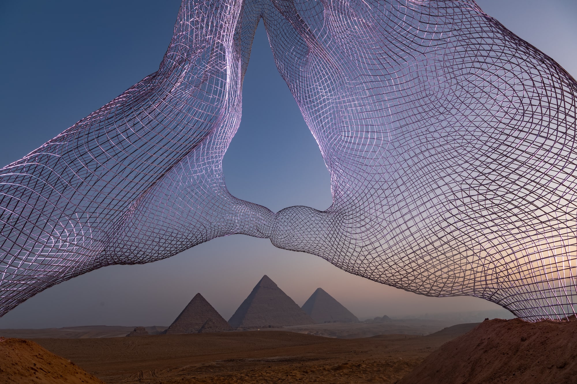 Forever is Now: Lorenzo Quinn Art D'Egypte