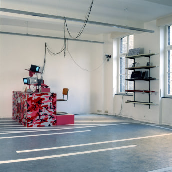 Js Group Show002