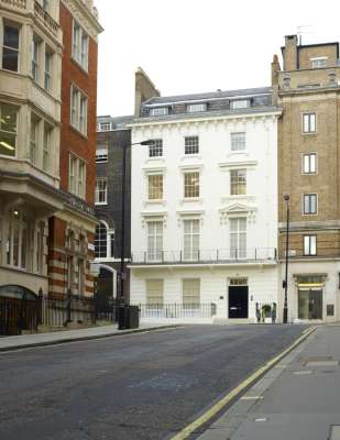 David Zwirner, exterior view.