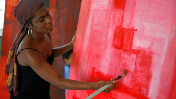 The artist in her studio © Jean-Claude Coutausse