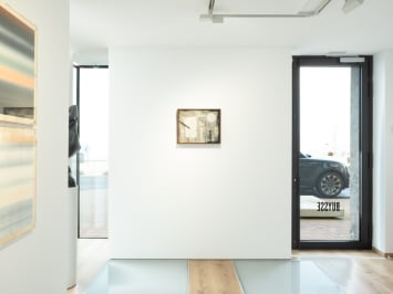 Installation view of Composition (1953) by Bram Bogart, SHIFT: Abstract Transformations: Expanded (2024-2025), Buysse Gallery. Oil on canvas, 40.5 x 50.2 cm (16 x 19 3/4 in). Courtesy of Buysse Gallery. © Bram Bogart. All rights reserved.