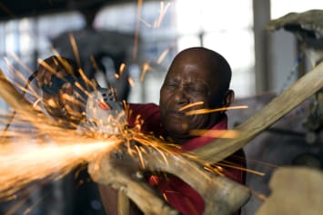 Azibuyele Emasisweni - Return to the Source, Pitika Ntuli