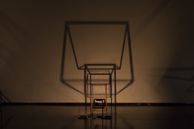 raul mourão, sombra / chão, 2012