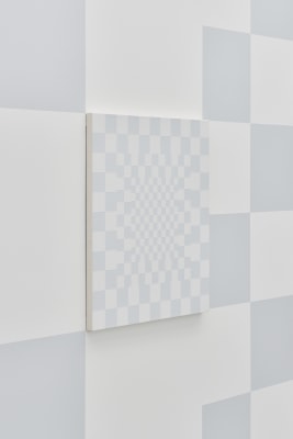 philippe decrauzat, Vista da exposição 'Logo as sombras desaparecem', Nara Roesler Rio de Janeiro, 2025