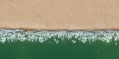 cássio vasconcellos, A praia #02, from the series Coletivos, 2017