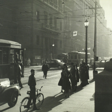 Charles Devenish Woodley, Downtown at the corner of King & Yonge Sts., 5:30 PM, 1940