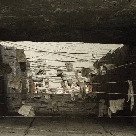 Édith Dufaux, Rue basse au linge presque pleine, 2014