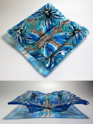 Teresa Chlapowski, Big Blue Flowers Cushion Bowl