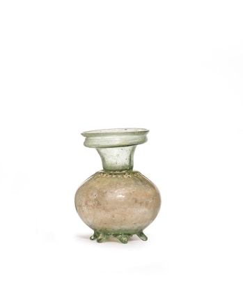 26. Roman sprinkler with pinched feet, 3rd-4th century AD